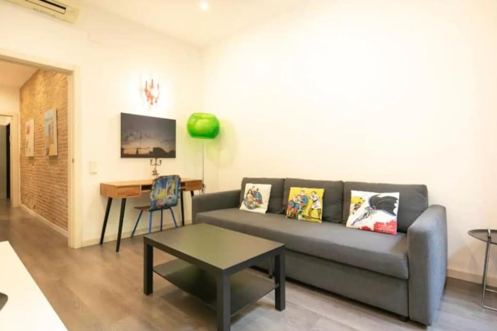 Canela Homes Barcelona Urquinaona Extérieur photo